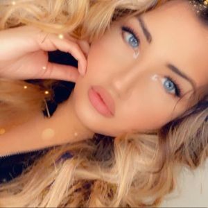 Meet your Posher, Nadia